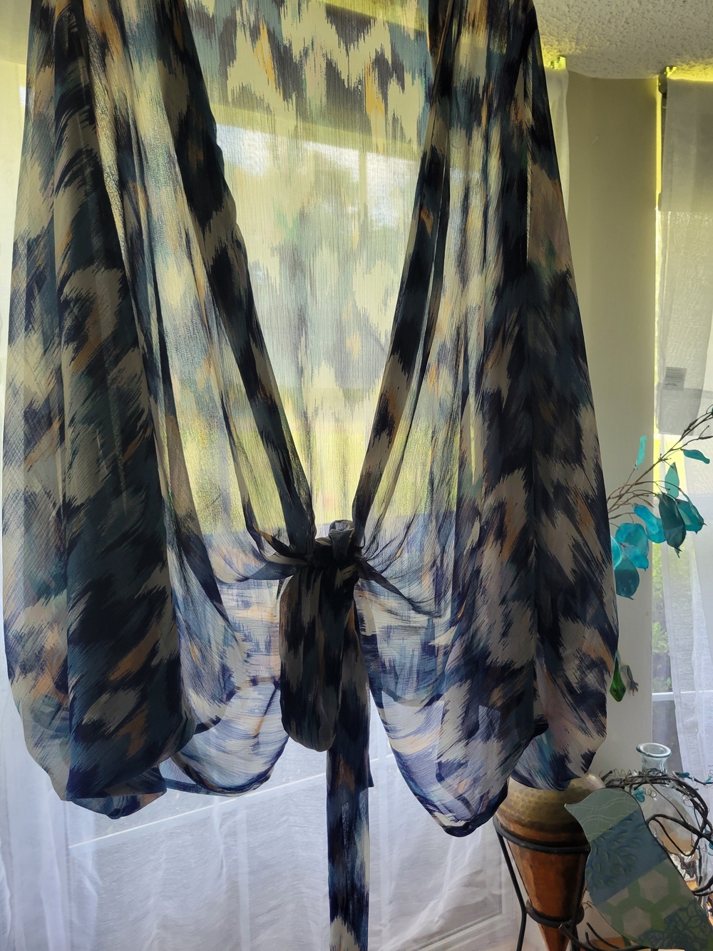 Colleen Lopez Navy,LightBlue and Cream Abstract Brushstroke Topper Front Tie - Picture 8 of 14